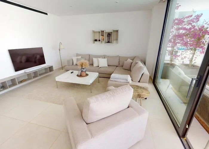 Mara's - Higueron West - Signature Ground Floor With Private Pool Daire